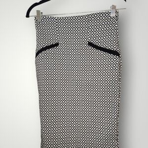 Have size small Black white style 92413-m1070 Straight Pencil Career Knit Skirt